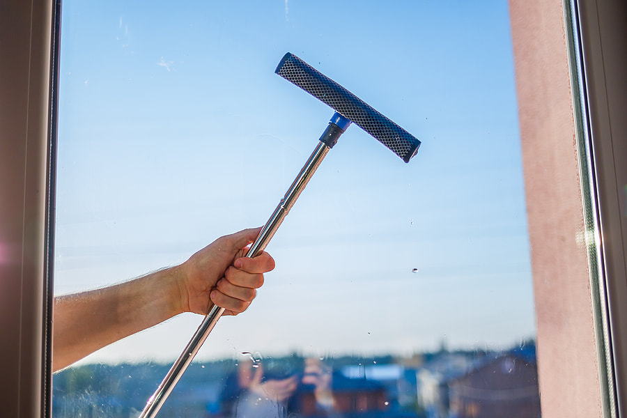 Window cleaning in Oxnard
